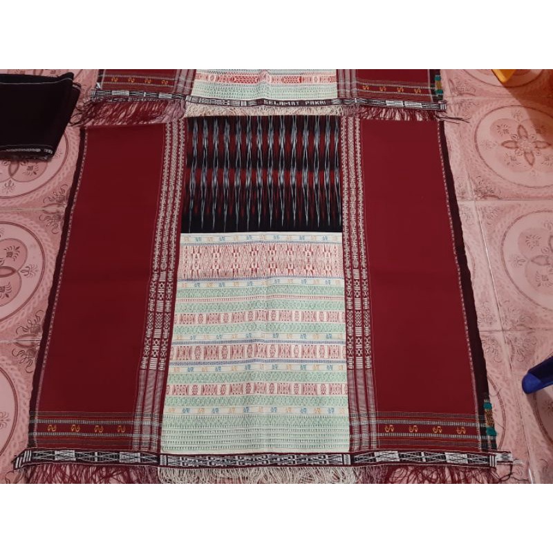 ULOS RAGI HIDUP ULOS PACCAMOT ULOS PUCCA PINUNCAAN MERAH TENUN ADAT BATAK TOBA