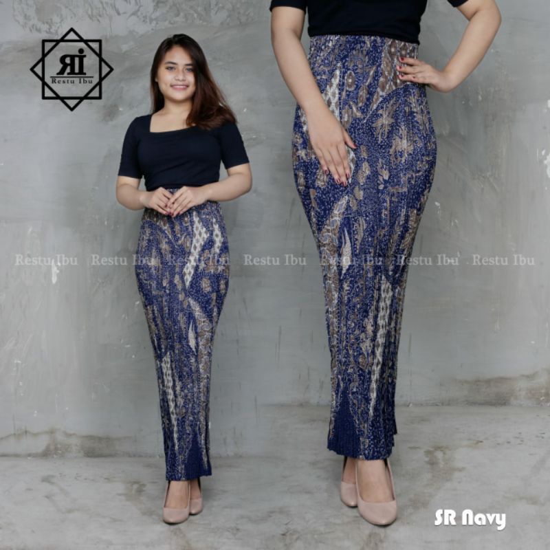 COUPLE BATIK / BATIK MODERN / SERAGAMAN KELUARGA MOTIF SEROJA NAVY / SET AURORA SELENDANG COUPLE