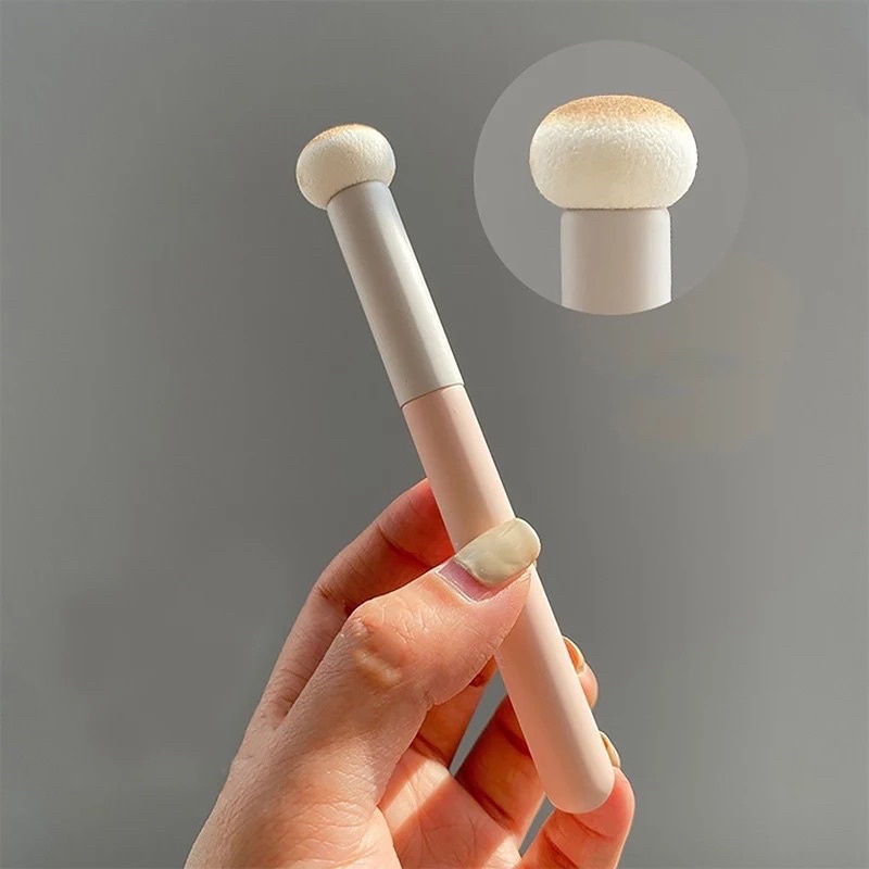 Small Mushroom Concealer Brush For Spots Acne Marks Dark Circles Soft Sponge Powder Puff Wet &amp; Dry Use Contour Makeup Brushes