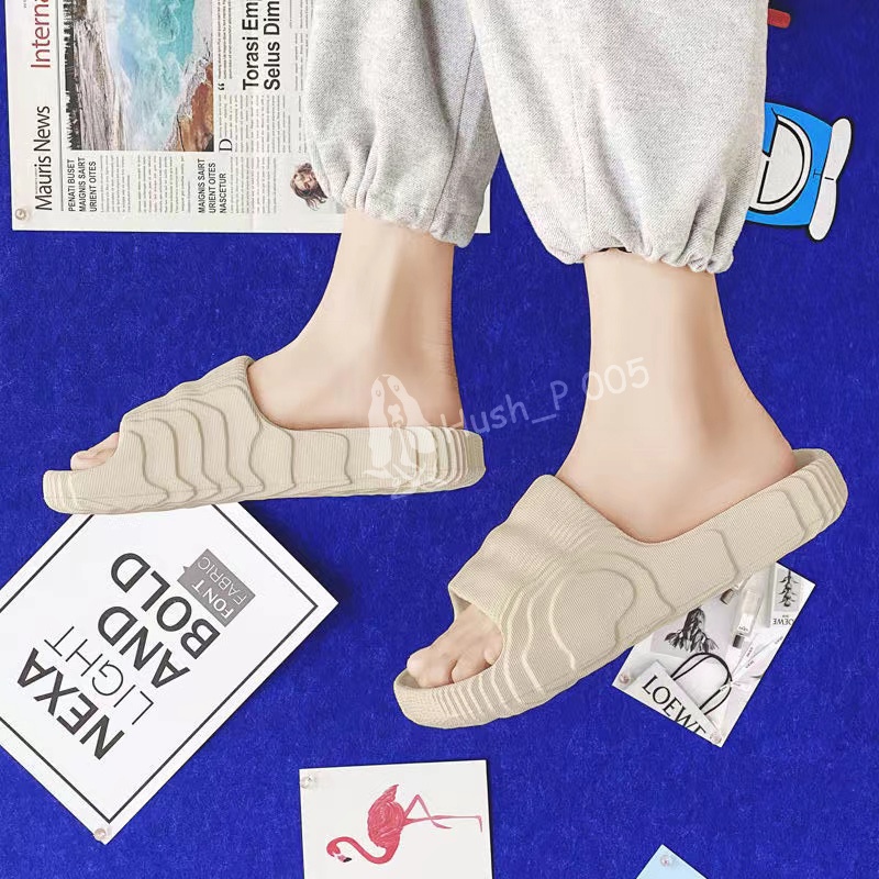 Size 40-44 Komin Sandal Pria Terbaru Sandal Slop Korea Sendal Karet Anti Slip Sendal Cowok Viral Sandal Rumah Pria Empuk