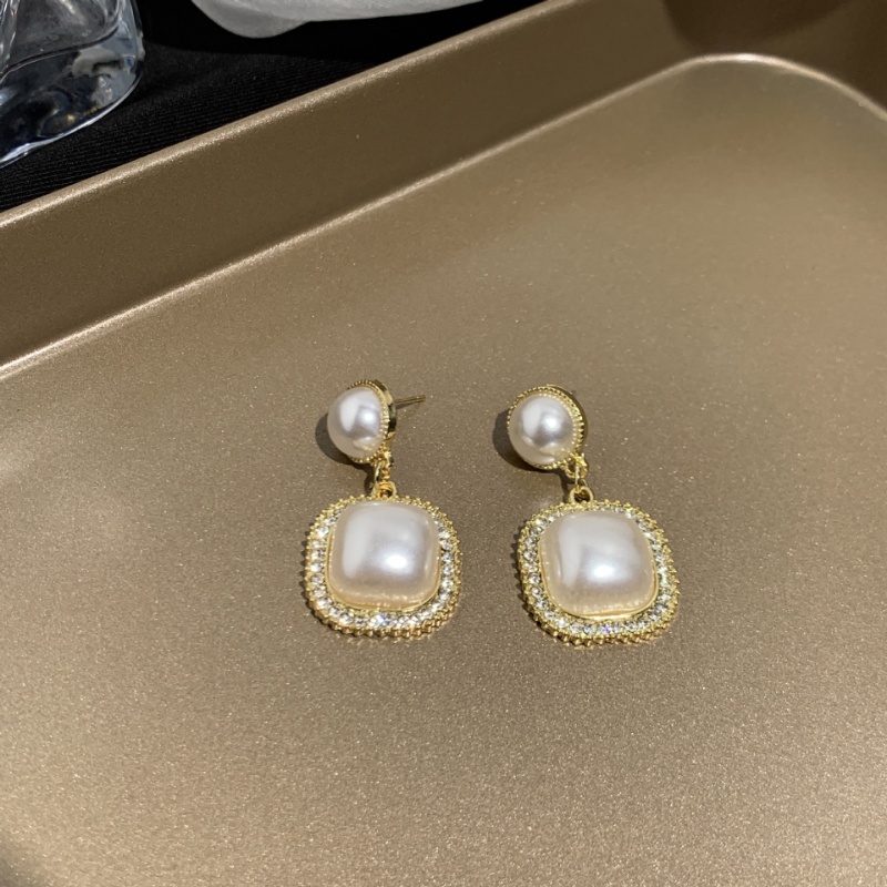 Korea Fashion Baru Indah High-end Temperamen Mutiara Berlian Imitasi Anting Pribadi