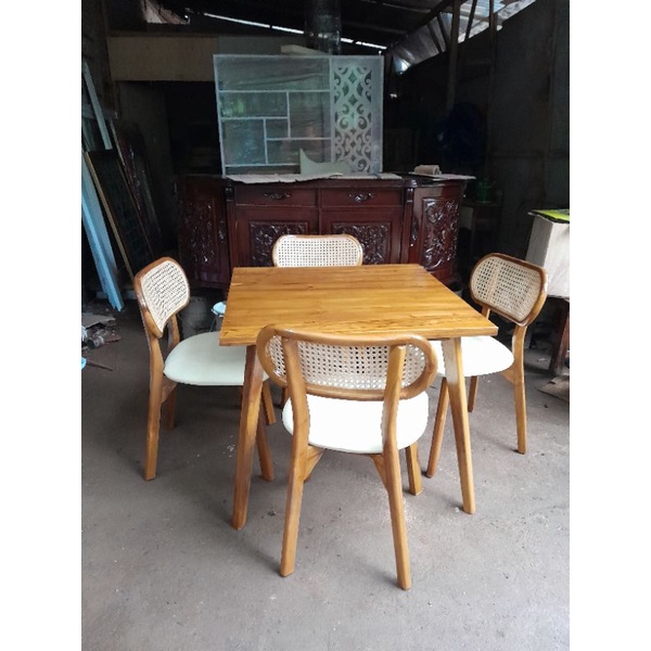 meja makan jati kursi 4 rotan