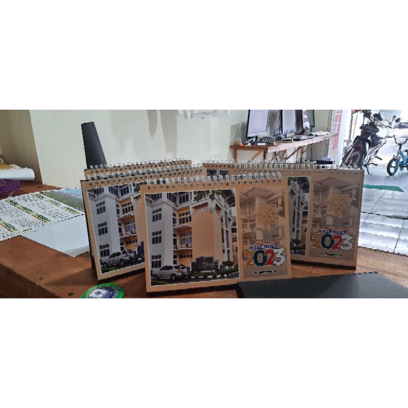 

Kalender Meja 6 lembar / 2 bulanan