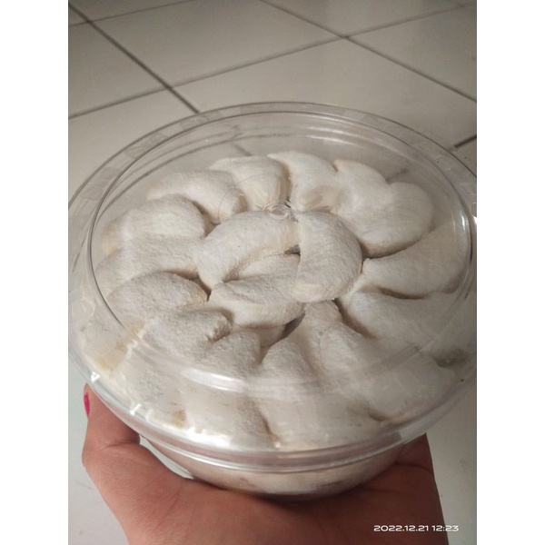 

Termurah !! Kue Kering Putri Salju Home Made isi 500 gram