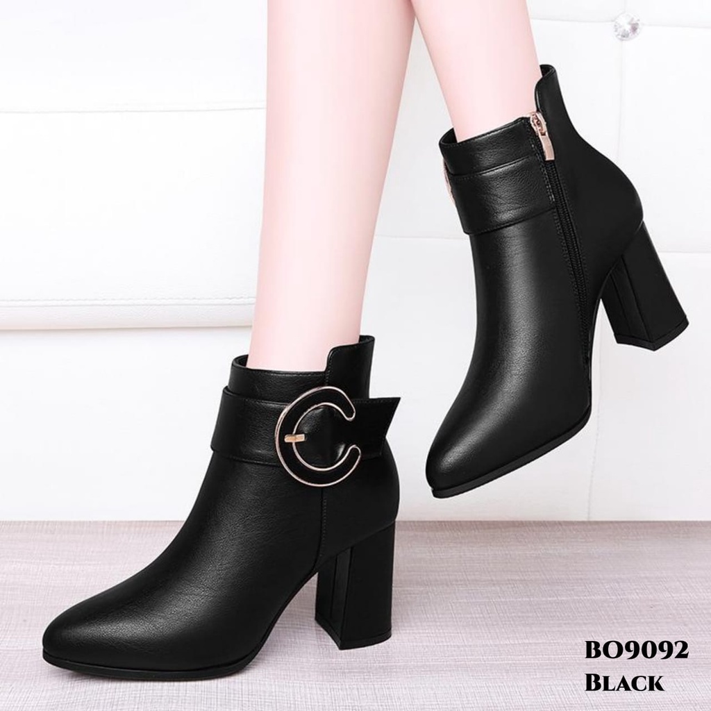 WYN SEPATU BOOTS FLAT FASHION KOREAN MODEL HITS ON KOREA BO9092