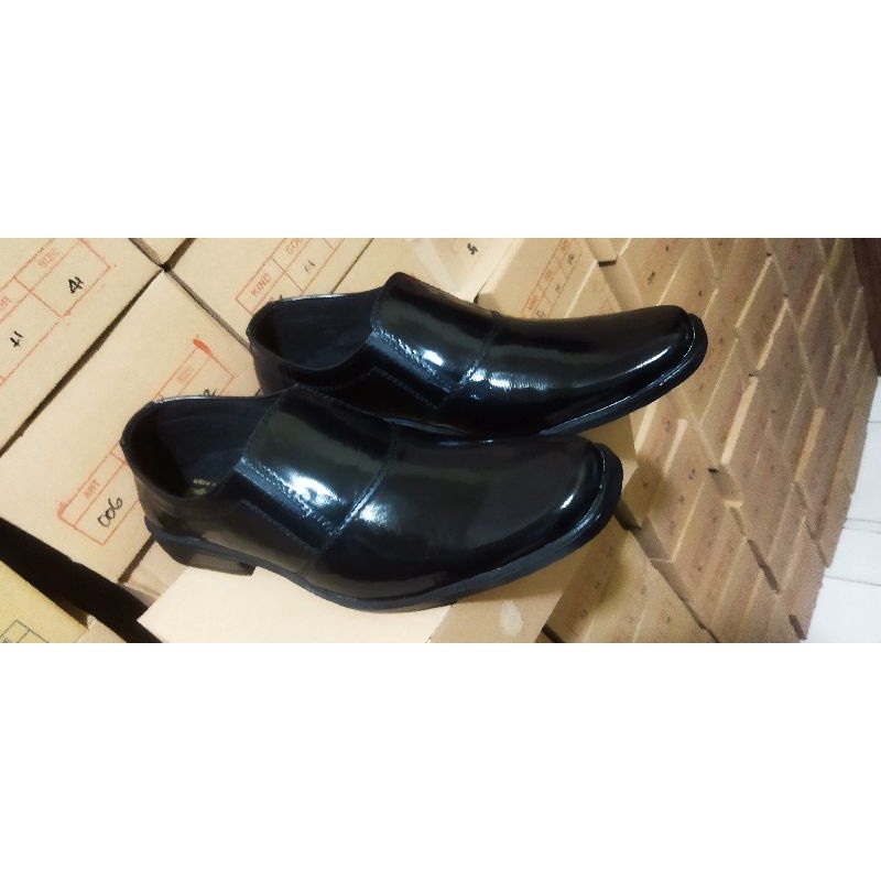 Sepatu pantofel pria Semi kulit mengkilap sepatu pantofel 006