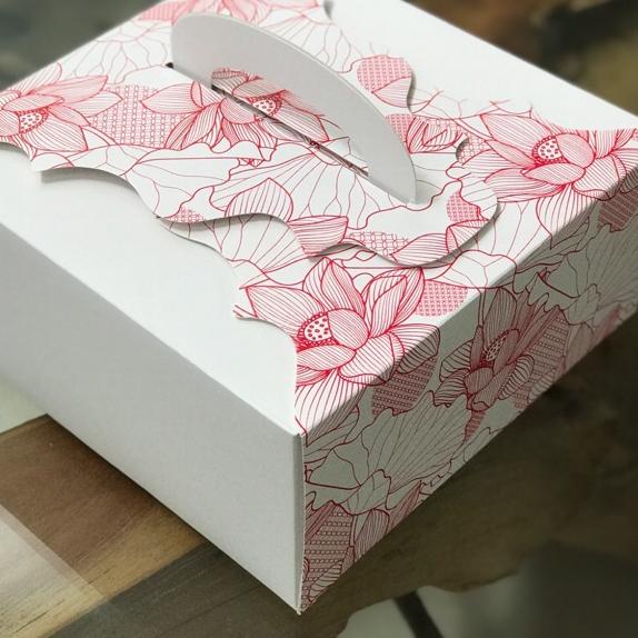 

⇠ Cake Box/Kotak Kue/Dus Kue Flower - Tinta timbul (RED) 22x22x10 ヘ