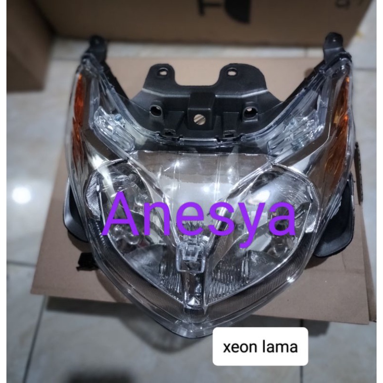 Refektor reflektor lampu depan xeon lama