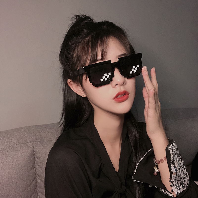 COD❤️Kacamata Hitam Fashion Mosaic Thug Life Sunglasses Wanita/Pria Small Sunglasses-A.one