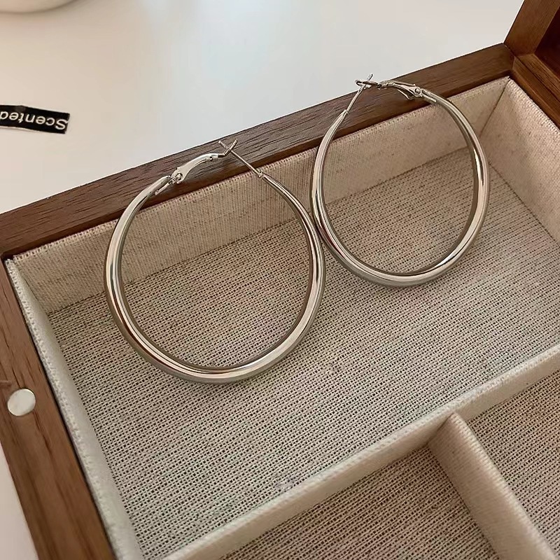 Anting Hoop Besar Aksesoris Kepribadian Fashion Sederhana