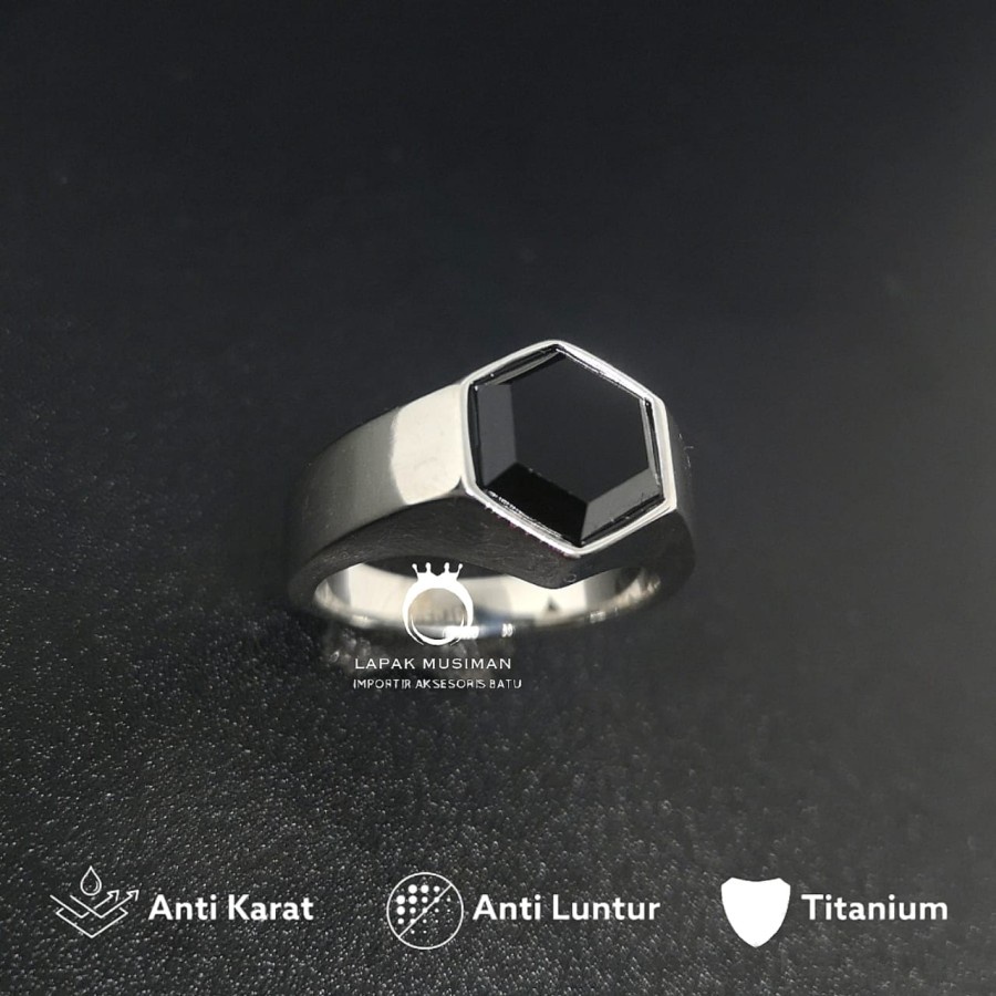 [Bayar Di Tempat] Cincin Pria Titanium Silver Gold Anti Karat Onyx Hitam Model Hexagon