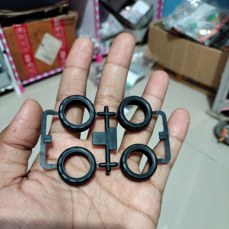 Tamiya Ban Small Super Hard Narrow