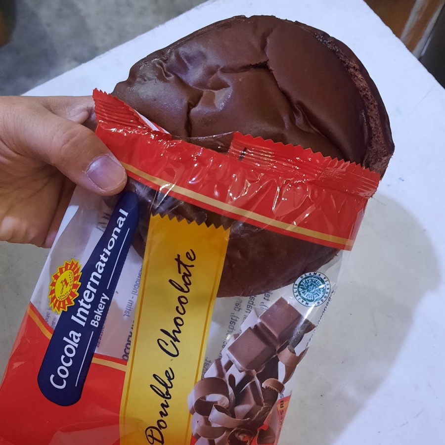 

Roti Cocola International Roti Double Cokelat