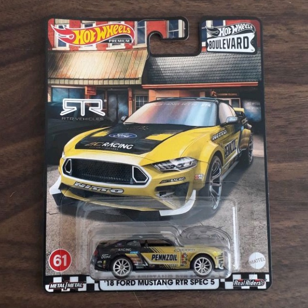 Hotwheels Premium 18 Ford Mustang RTR  Speck5