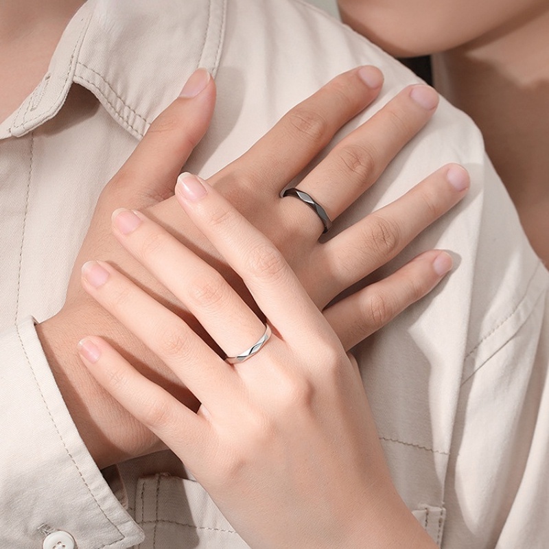 Cincin Pasangan Hitam Perak Gaya INS Sederhana Geometris Untuk Pecinta Pria Wanita Perhiasan Fashion Dapat Disesuaikan Hadiah Ulang Tahun Pernikahan Cincin Berbentuk Berlian Cincin Terbuka Elegan Cincin Jari