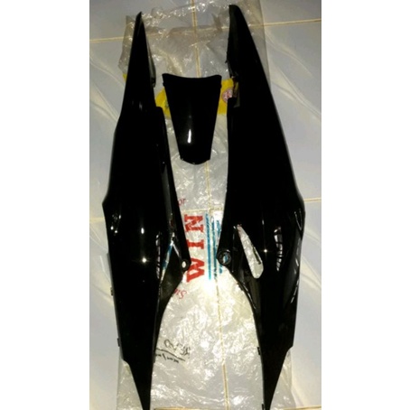 cover body belakang revo 100 lama