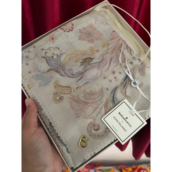 Buttonscarves X Dian pelangi Preloved in Creme