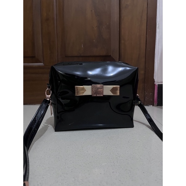 PRELOVED Tas Ted Baker Selempang ( KW / Tidak Original) Warna Black