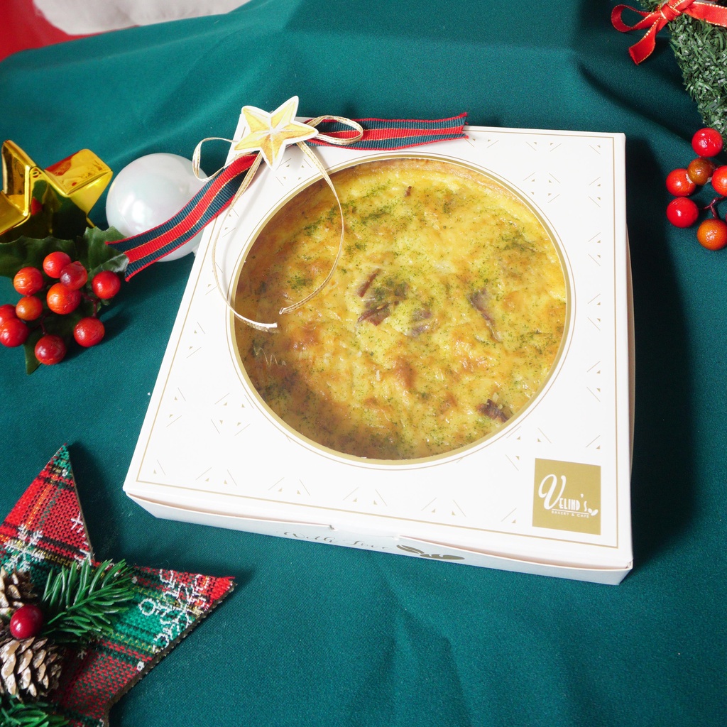 

Quiche/Velind's Bakery/ Parsel Natal/ Christmas Hampers/ Lorraine Quiche/Smoked Chicken/Chicken Mushroom