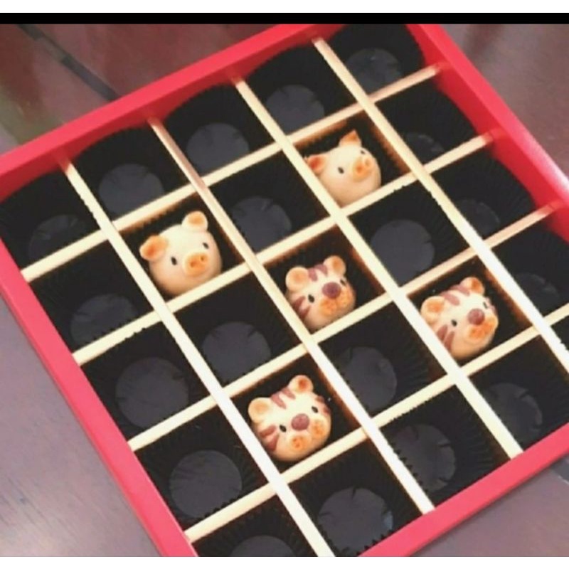 

kotak/dus/box nastar/coklat 25 hole