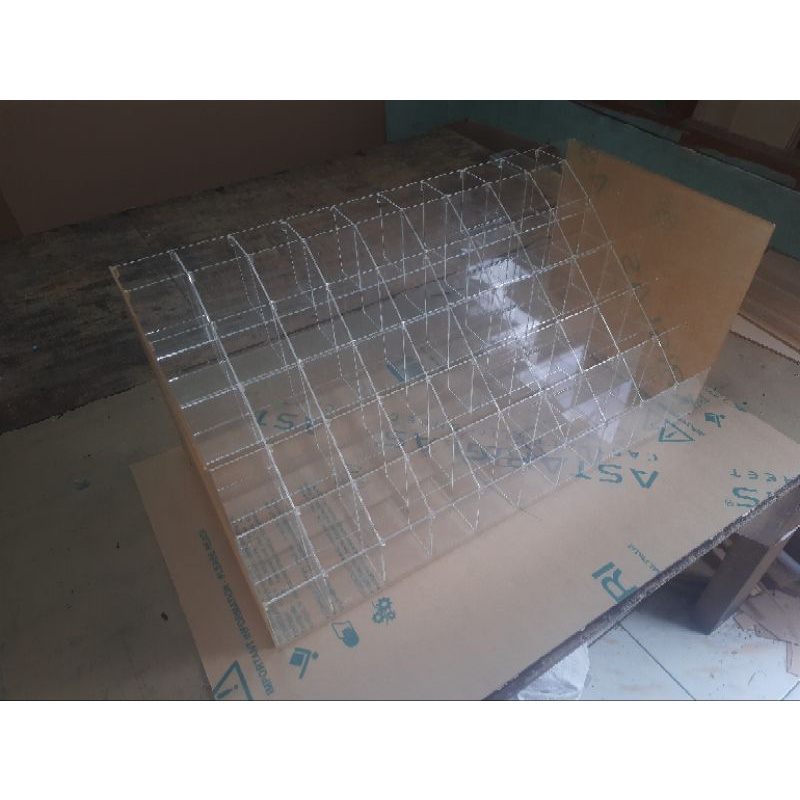 

Acrylic Tempat Pulpen 6 Tingkat