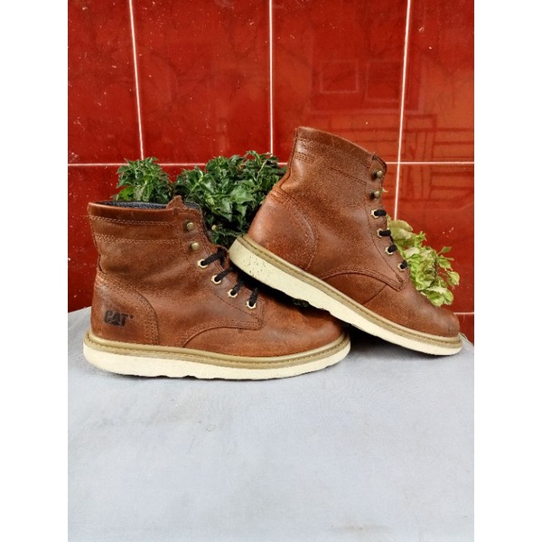 sepatu second branded Caterpillar MOC toe boots size 40 mulus