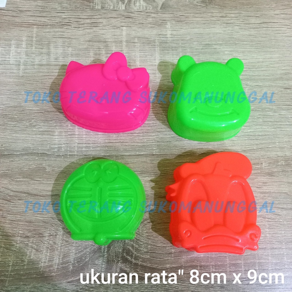 Cetakan karakter pooh doraemon donald donal bebek hello kitty  cetakan nasi bento nasi kotak bolu ku