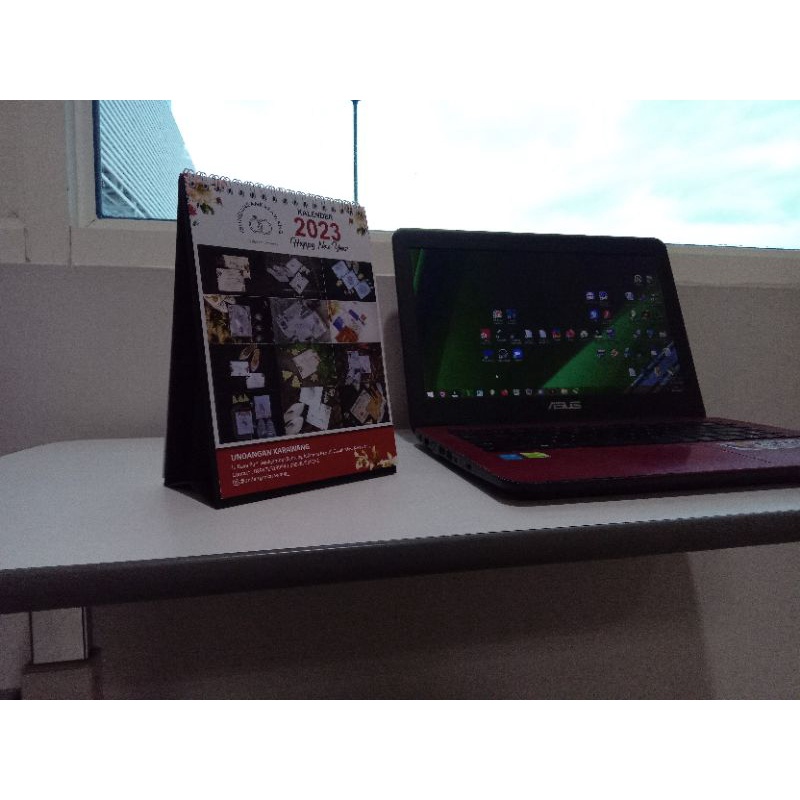 

kalender meja