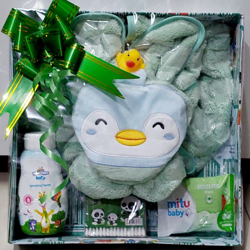 Hamper Perlengkapan Mandi bayi Handuk Bedak Tissu Basah Cotton buds Hampers Kado Bayi Baru Lahir