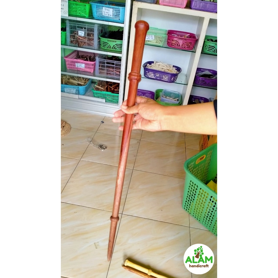 Tongkat komando kayu gaharu merah