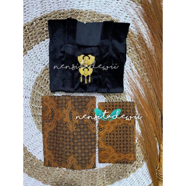 [1 Set, HT/SPD01B] Baju Prewed Adat Jawa - Solo, Nuansa Hitam