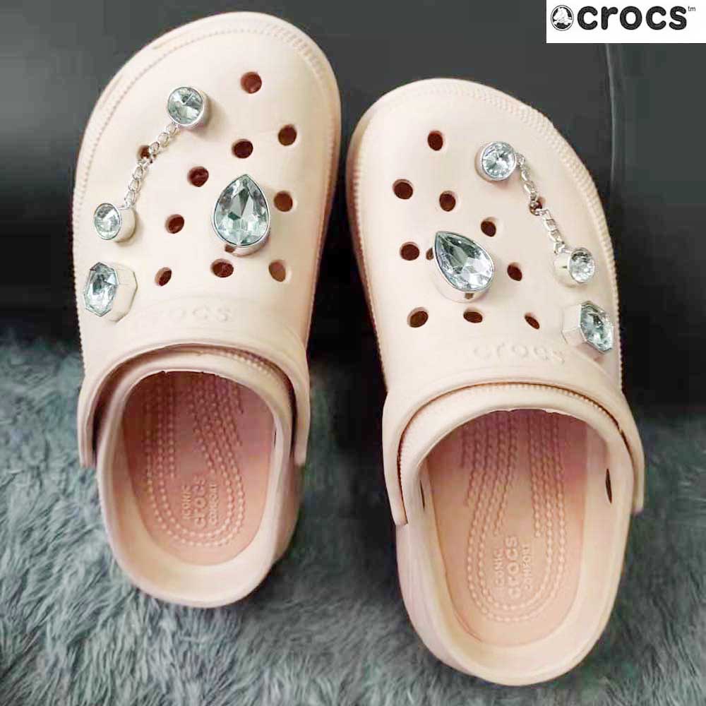 Crocs Sandal Wanita/ Classic By Crocs/ Free Jibbits Pantai