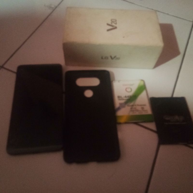 LG V20 second