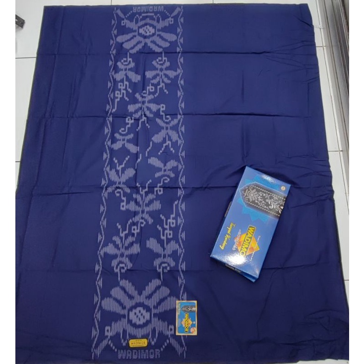 sarung wadimor tumpal kembang navy