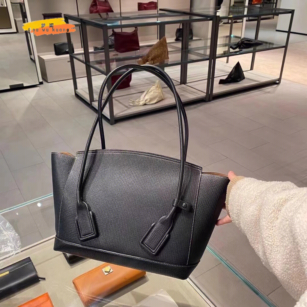 Bottega Veneta/BV new women's bag Arco 48 calf leather shoulder armpit handbag