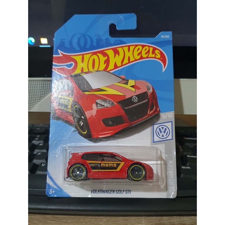 Hot Wheels Volkswagen golf gti red edition