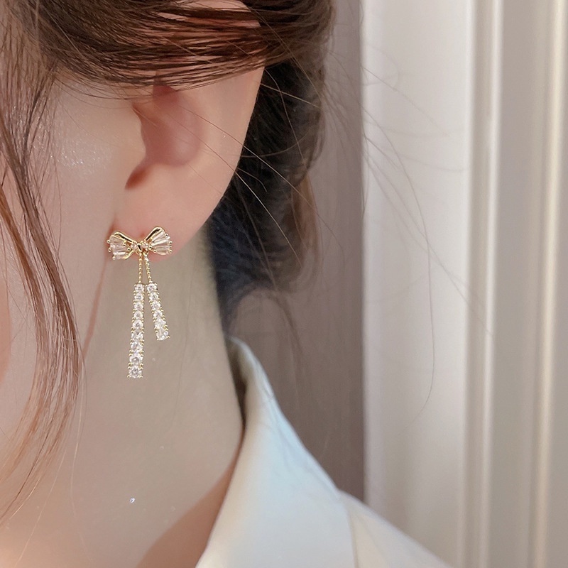 1pasang Busur Panjang Anting Drop Earrings Harian Korea Fashion INS Gaya Berlian Imitasi Populer Full Berlian Ikatan Simpul Earrings Indah Elegan Mengkilap Peri Perhiasan Untuk Wanita Perempuan