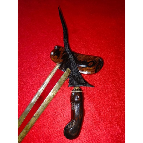 keris jangkung luk 3 patrem