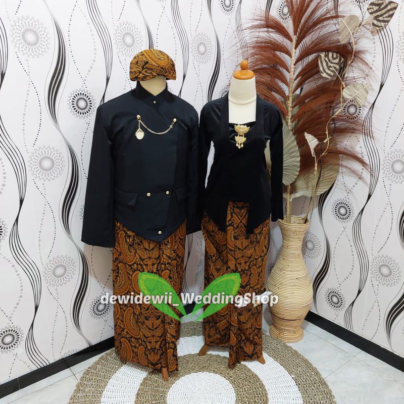 [Couple] Baju Prewedding / Baju Adat Jawa | Gambar Patung - Nuansa Solo Hitam