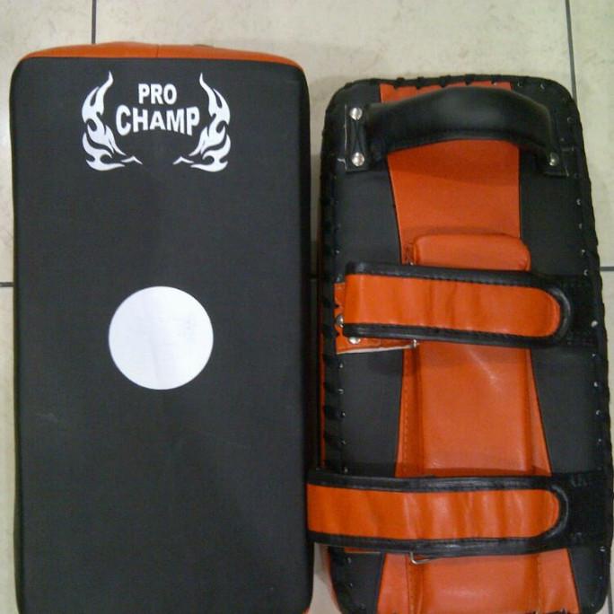 Thai Pad / Punching Pad / Target Pukul Pro Champ