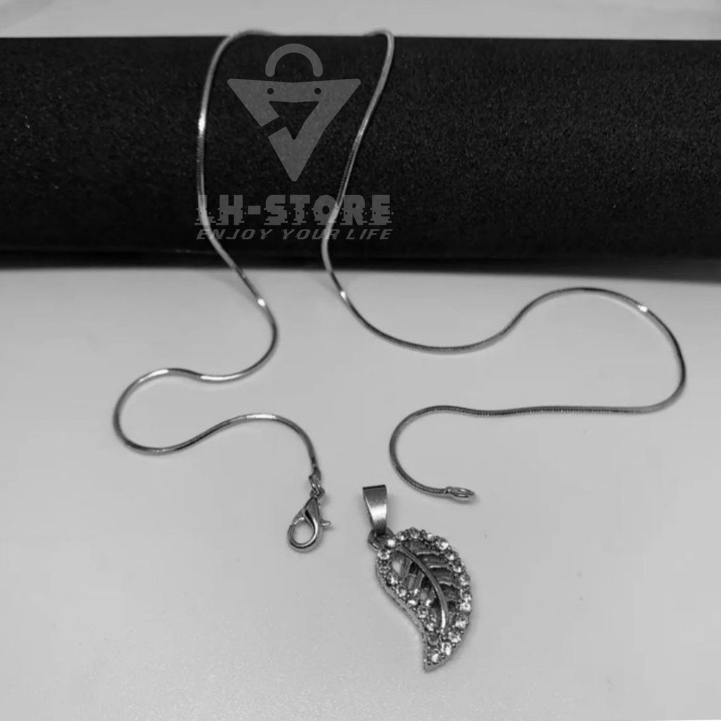 KALUNG PRIA/WANITA TERBARU LIONTIN DAUN ANTI KARAT DAN TIDAK LUNTUR