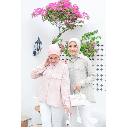 Ounadoutfit nuna blouse stripe series | kemeja stripe wanita | blouse stripe wanita | atasan ngantor wanita | baju garis wanita | kemeja zara crepe