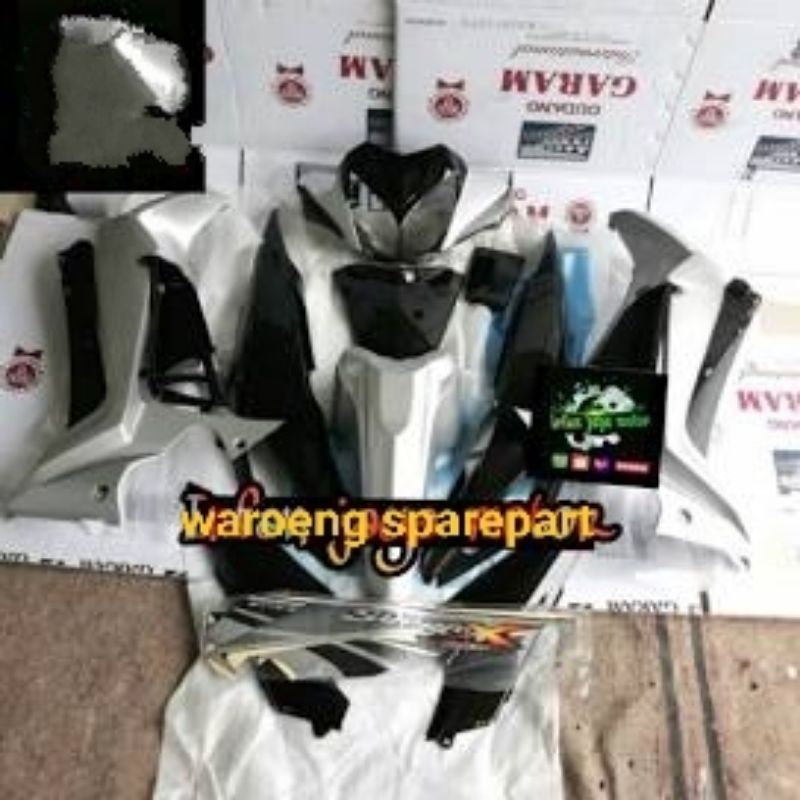 Body halus Supra x 125 Batman silver hitam