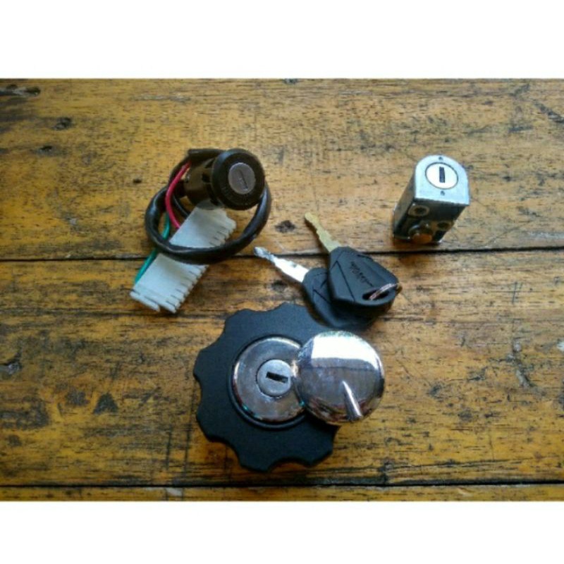 kunci kontak honda WIN set tutup tangki kunci stang honda WIN 100