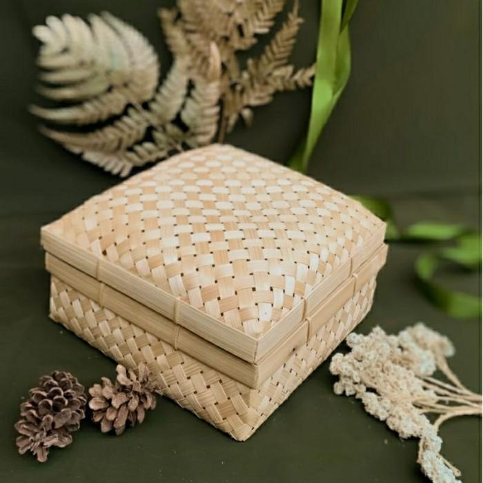 

Besek Bambu Exclusive 22X22 - Sokase - Hampers / Seserahan Box 013