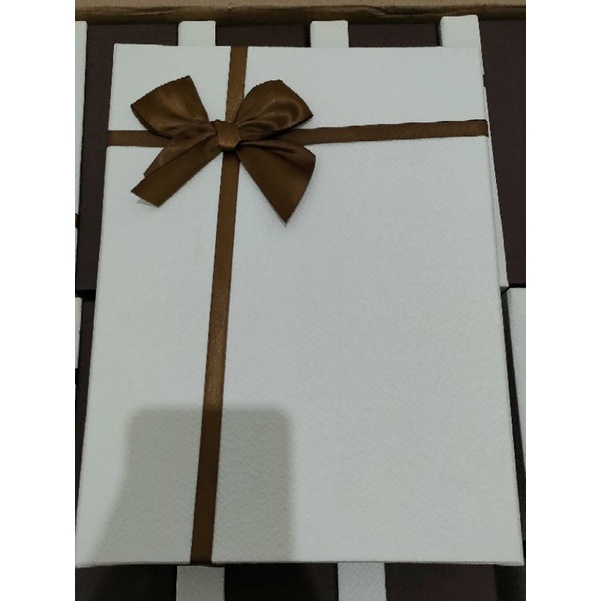 

BOX HAMPERS uk 33x23cm / KOTAK KADO / GIFT BOX / KARDUS HAMPERS