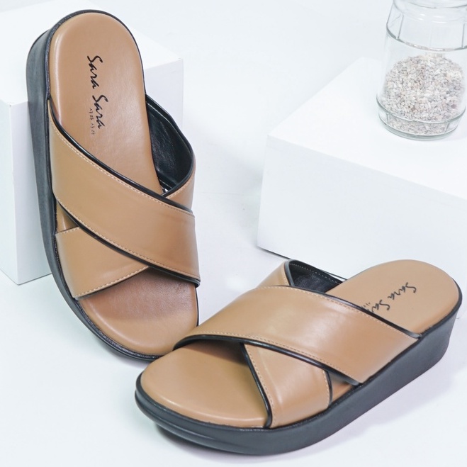 SARASARA YUK - Sandal Wanita Wedges SARA SARA NIKKI Sendal Cewek Platform Wegdes Hak Tinggi 4cm Model Silang 2 Size 35 36 37 38 39 40 Pergi Jalan Santai Rumah Slop Warna L Tan Coklat Coksu Premium Kekinian Terbaru Shoes ORI Mall Official Store