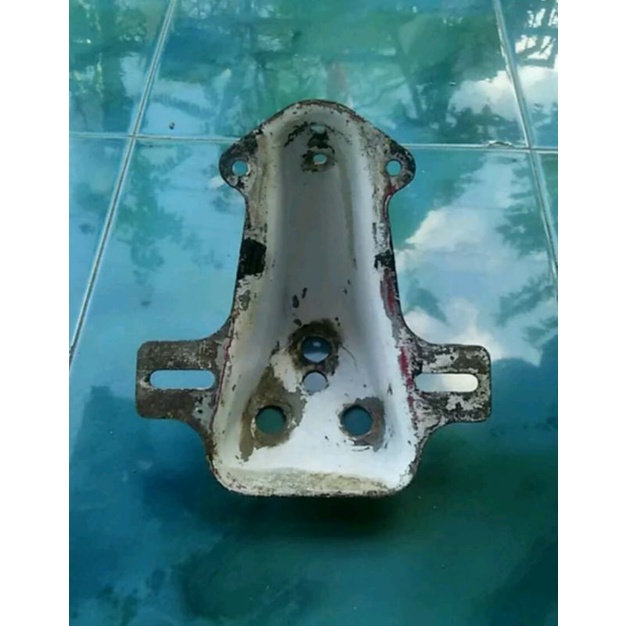 Pangkon lampu stop suzuki a100 tua bracket lamp stop suzuki a100 classic dudukan lampu stop suzuki a