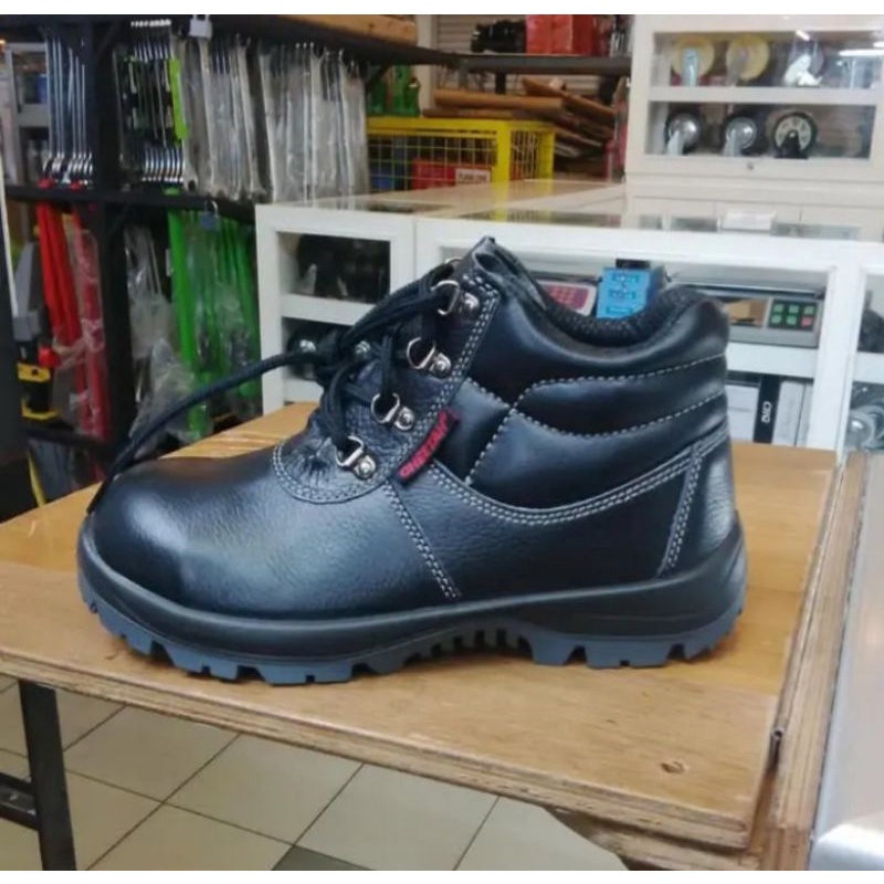 SEPATU SAFETY UJUNG BESI SEPATU PROYEK CHEETAH SAPETY WEAR INDONESIA 7106H