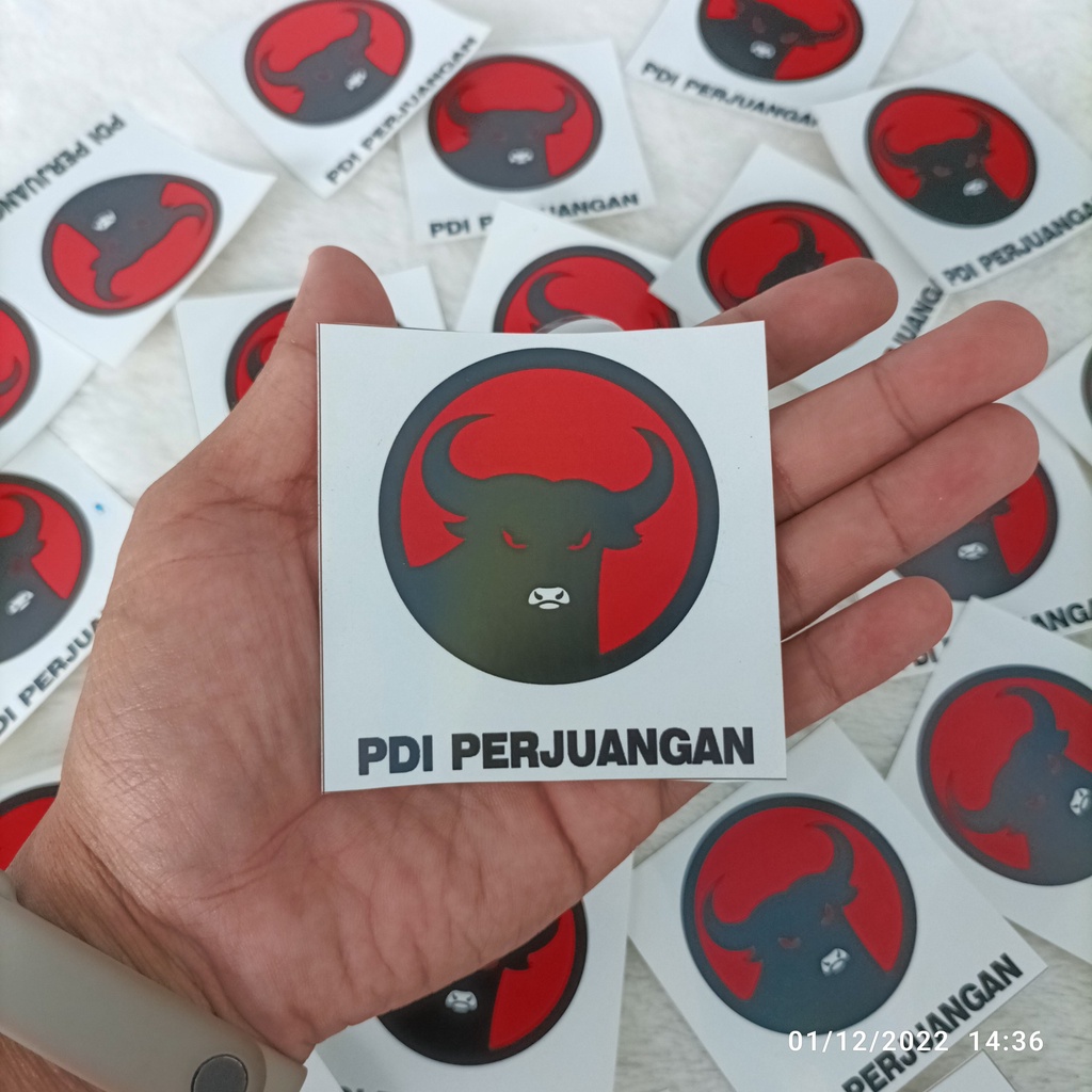

Stiker PDIP (Partai Demokrasi Indonesia Perjuangan) Trah Soekarno